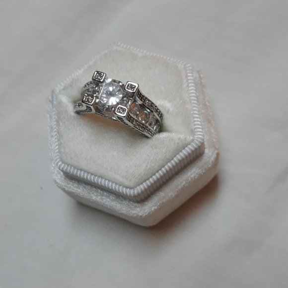 Lab diamond sterling silver engagement ring - Picture 2 of 4
